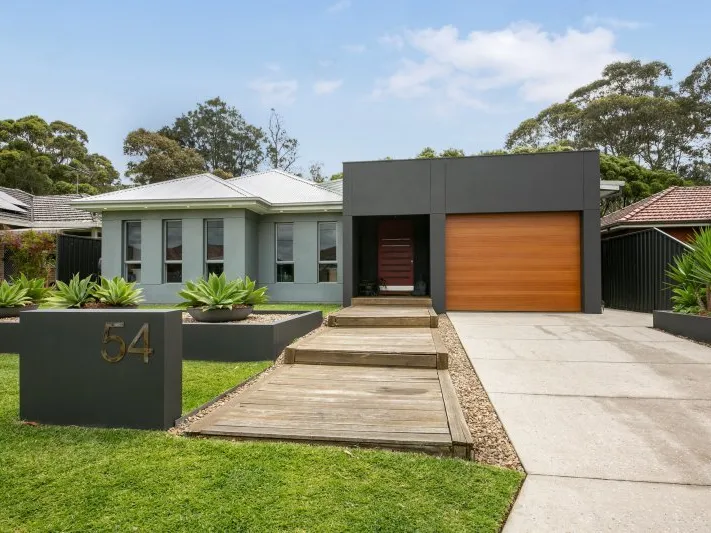 STUNNING PARKSIDE FAMILY HOME