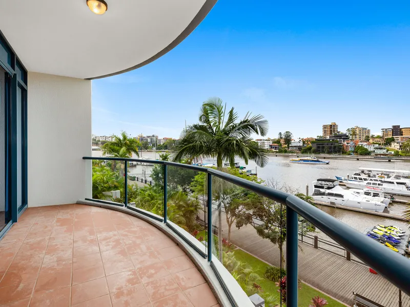 One of the best and biggest 2 bed units you will see - River Front - Top Floor Villa - Over Looking the Marina 