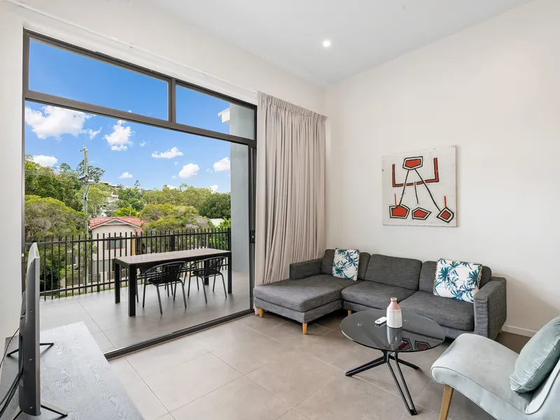 Investor alert 5% yield net, Bulimba Bliss- 3 Bedroom  - Furniture included