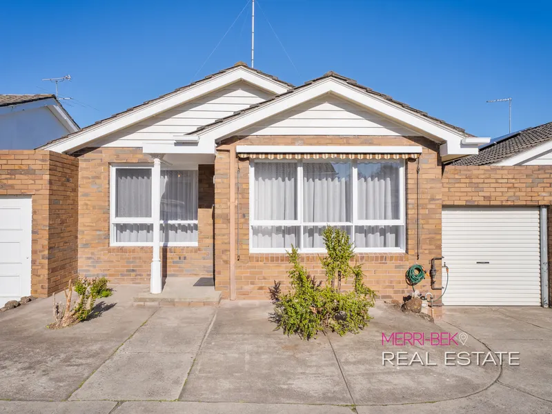 Stylishly Renovated 1-Bedroom Villa Unit in Prime Location *Expressions of Interest, Monday the 1st of July at 6pm*