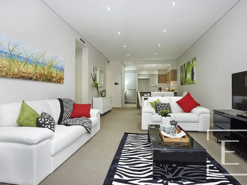 Spacious Apartment and Walking Distance to Train Station