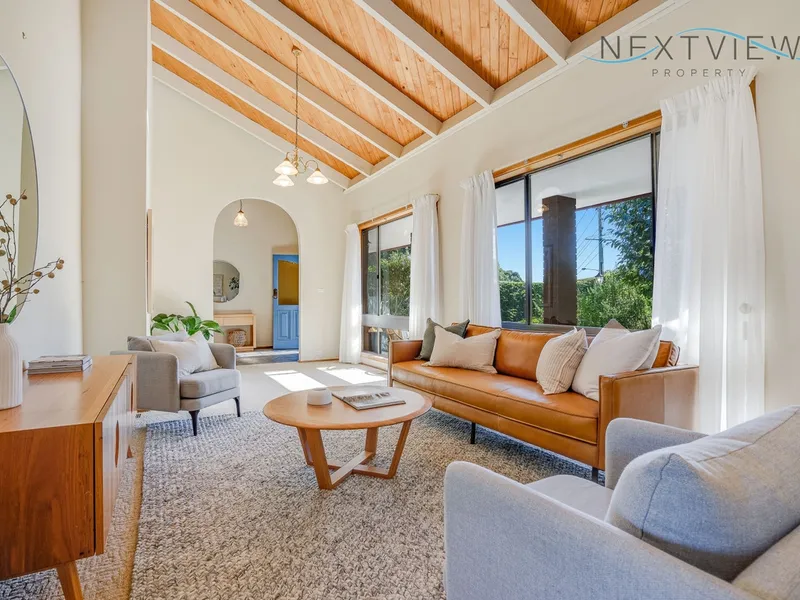 Charismatic and captivating!