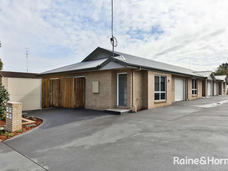 Immaculate Two Bedroom Unit in Prime East Toowoomba!