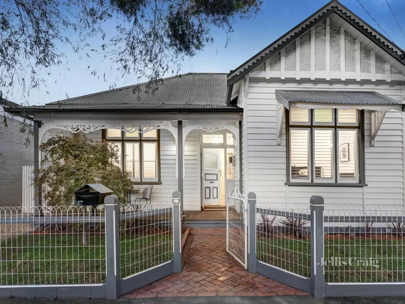 Period charm, lifestyle location