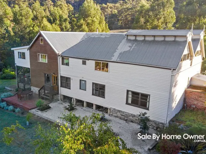 Magnificent historic Oast House nestled in the Derwent Valley