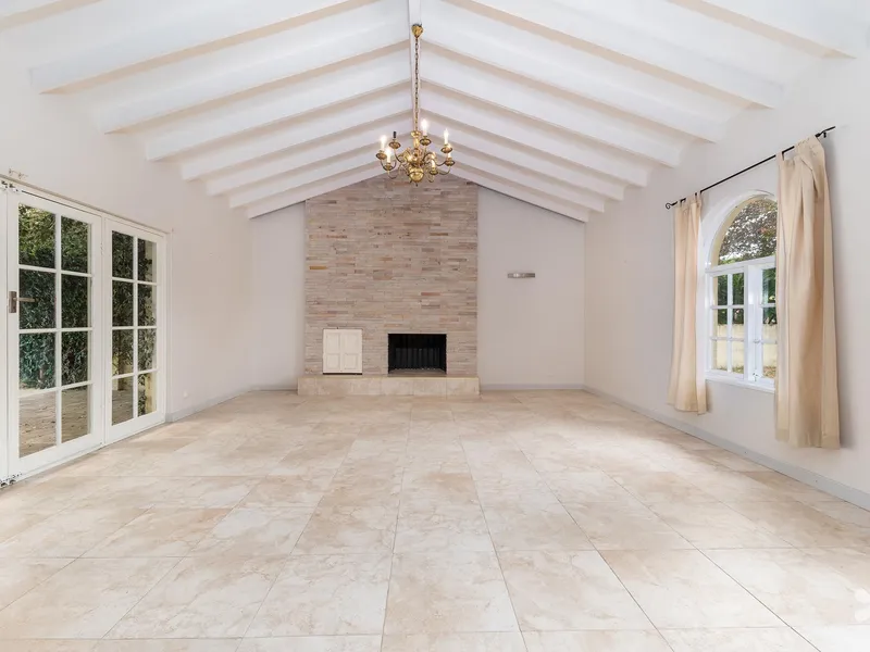 Large Family Home in Willetton Senior High School Zone!