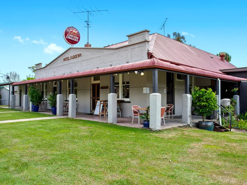 HISTORIC CUDGEWA HOTEL 