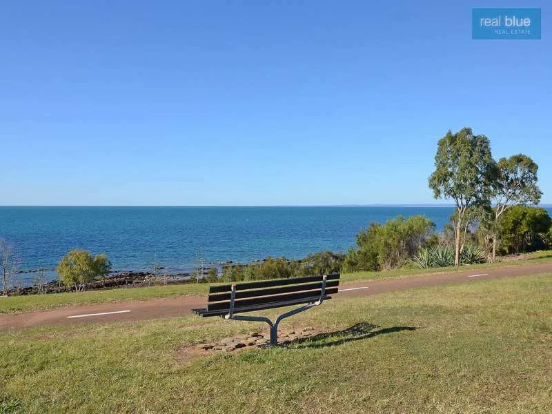 EXECUTIVE SPACIOUS HOME IN SOUGHT AFTER PENINSULAR LOCATION WITHIN WALKING DISTANCE TO THE COAST.