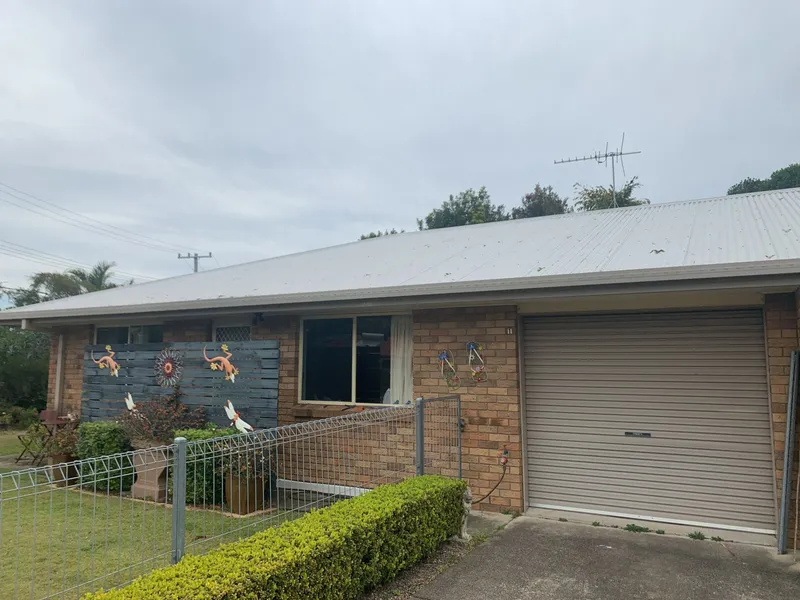 COZY 3 BEDROOM DUPLEX