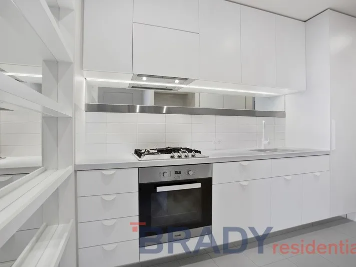 ENJOY THE CITY LIFESTYLE WITH THIS TWO BEDROOM APARTMENT!