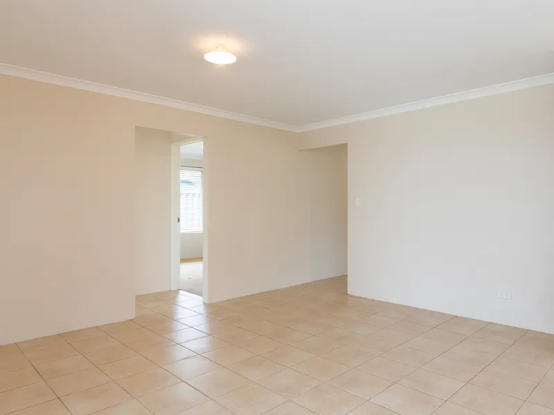 Fantastic Family Home !!!! WELL LOCATED !!! This Home Will Tick All Boxes !!