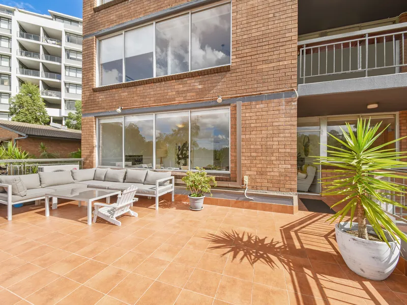 Huge private terrace with peaceful outlook onto Burns Bay