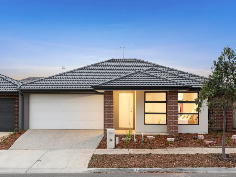 Park frontage low maintenace dream home