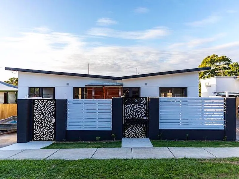 FULLY RENOVATED 1 BED + STUDY WITH PRIVATE COURTYARD IN CONVENIENT WAVELL HEIGHTS LOCATION 