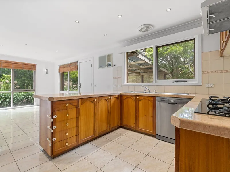 FAMILY HOME IN QUIET TEMPLESTOWE LOCATION!