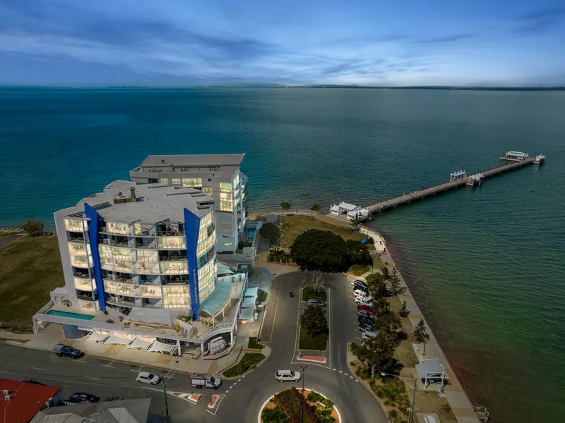 WATERFRONT APARTMENT WITH MASSIVE ALFRESCO