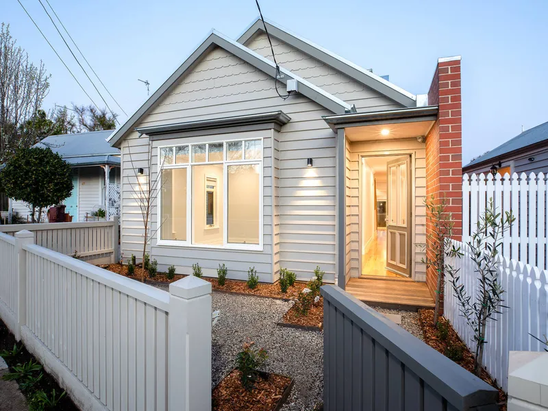Stylish, Contemporary Home right in the heart of our CBD