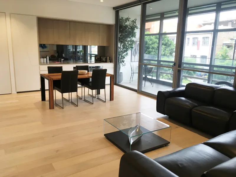 Luxurious, fully furnished apartment for short term lease only