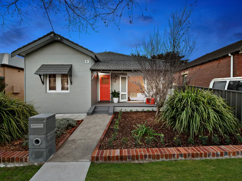 Modern and Welcoming Home In A Supremely Convenient Locale