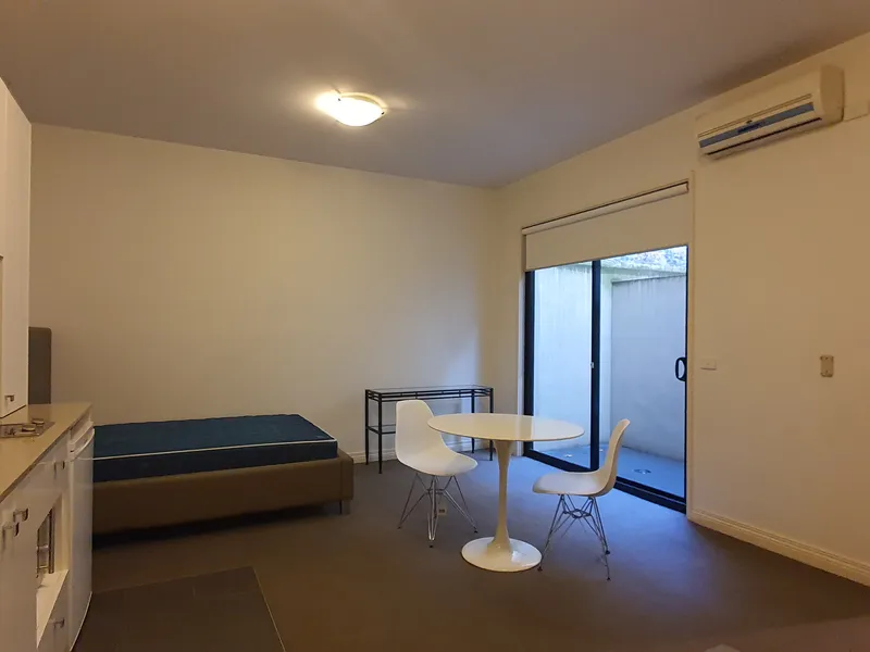 Stylish Fitzroy apartment! ***Furnished***