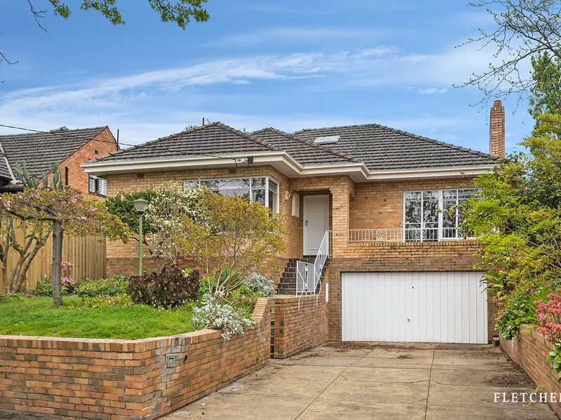 BEAUTIFUL AND COZY HOME IN THE BALWYN HIGH ZONE