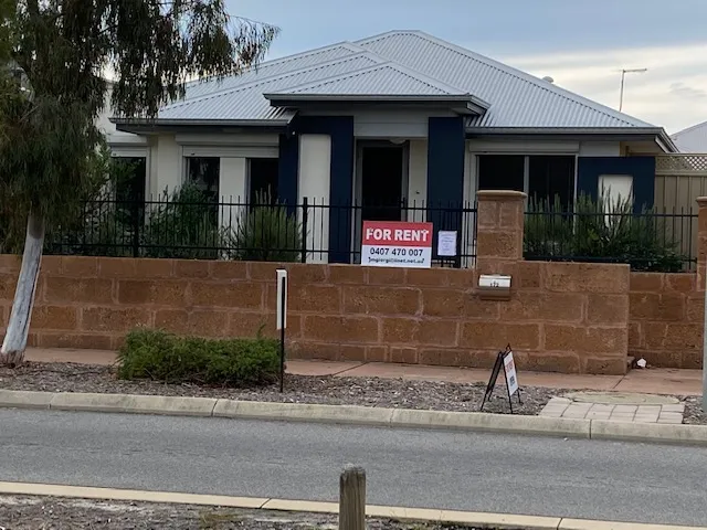 LOVELY HOME JUST MINUTES FROM SWAN VALLEY AND APPROX 25K'S FROM CBD