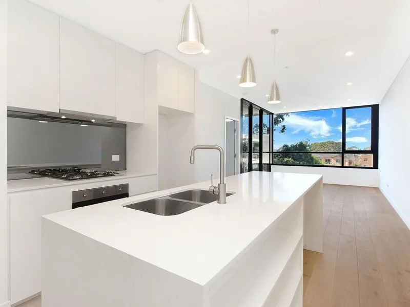 Near New Two Bedroom Apartment in the best location of Epping