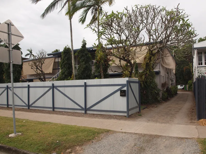 RENOVATED, TWO BEDROOM GROUND FLOOR UNIT - CLOSE TO CBD