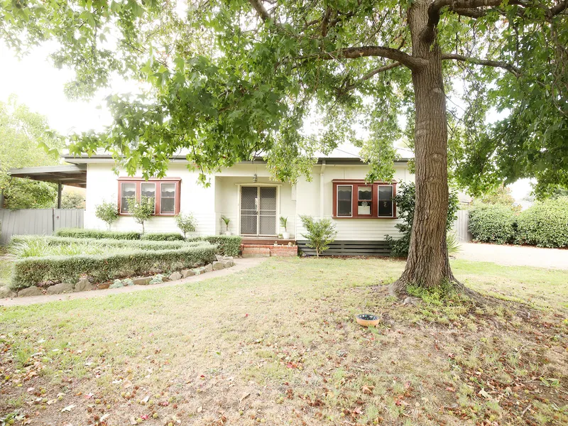 CHARACTER WEATHERBOARD!