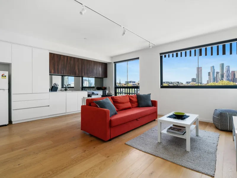 Super-sized 1 bedrooms on CBD fringe