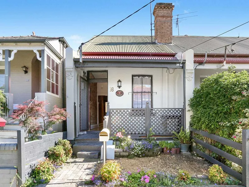 Stylish and Charming 2 bedroom 