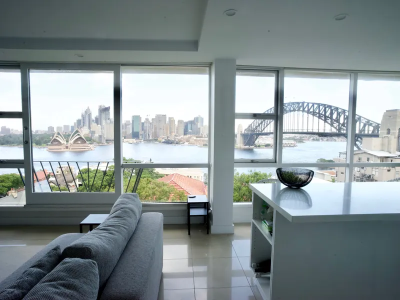 EXCUTIVE APARTMENT WITH WORLD CLASS VIEW