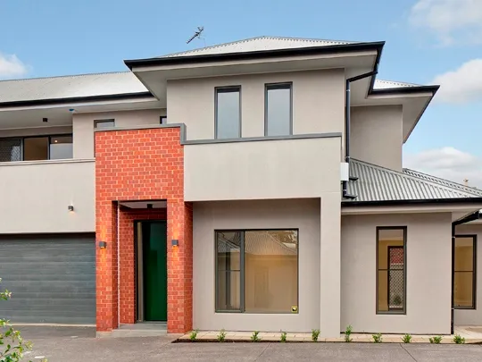 Exclusive Town Home Adjacent To Highgate Village