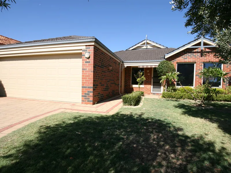 Settlers Hill Estate, Walk To Tranby College