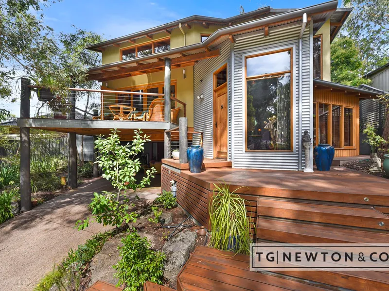 Family Living Amongst Leafy Neighbourhood!