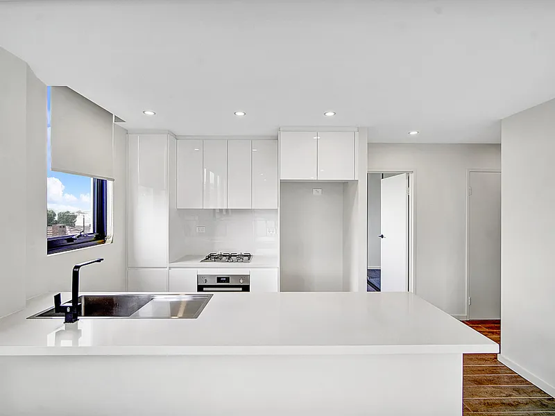 Modern apartment close to public transport! 