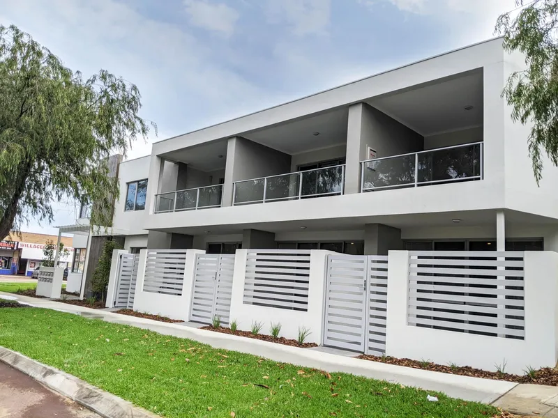 Two Bedroom Ground Floor Apartment in Secure Complex