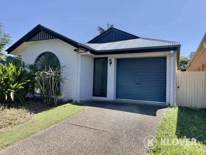 WELL MAINTAINED COZY HOUSE IN STUNNING LOCATION