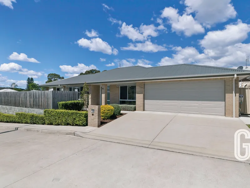 Pristine, Low Maintenance Living in Sovereign Park