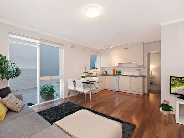 Harbour front one-bedroom apartment