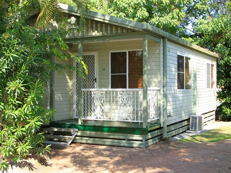 Gold Coast Short Term Rental, 3 Bedroom Classic Family Villa, Min 4 week stay, Fully Furnished, $560 p/w
