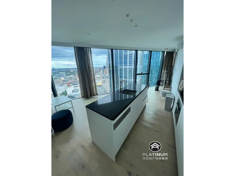 Stunning furnished 2b2b1car park apartment at the heart of Melbourne CBD with great view!!!