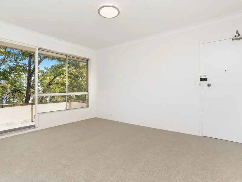 Top floor one bedroom apartment