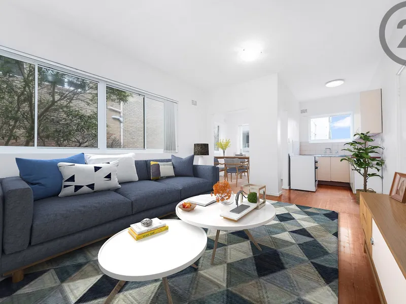 SUNNY & SPACIOUS APARTMENT, SHORT STROLL TO THE COOGEE BEACH!