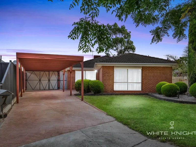 Fully refurbished family residence placed within walking distance from schools and shops