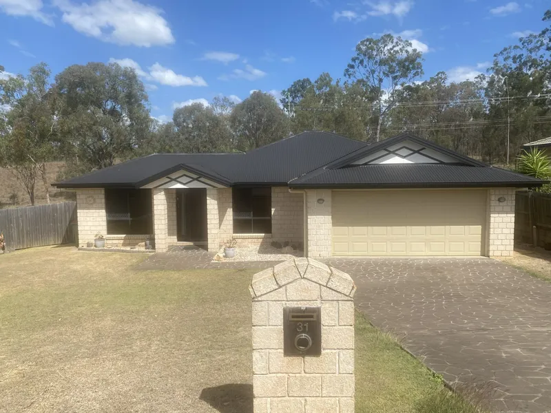 Modern Gatton Home - Move in TODAY !!