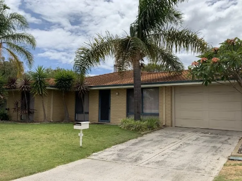 Convenient Lifestyle - Large shed - Pets considered