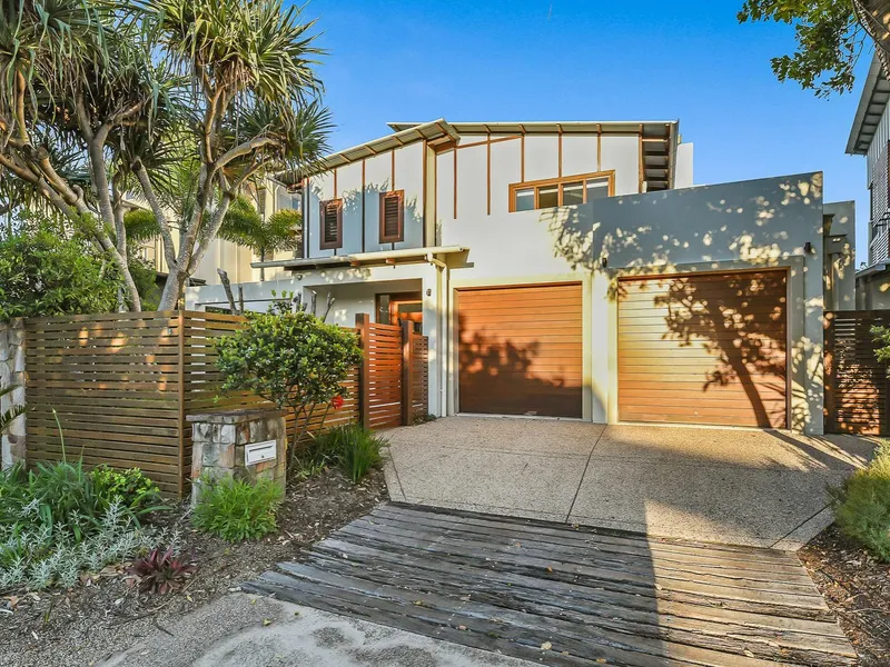 Luxury Beach House Residence in an Exclusive Community!