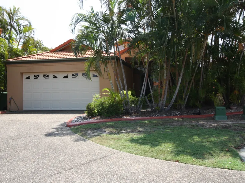 Single level freestanding 3 bedroom Cottage in Gated Community 