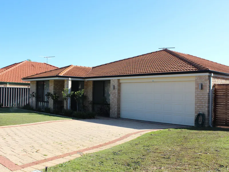 FAMILY HOME IN FANTASTIC LOCATION ITS ALL HERE